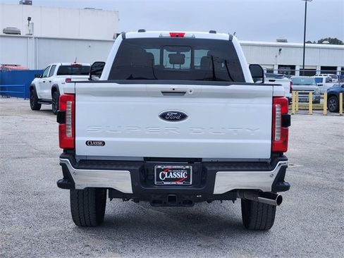 Used 2023 Ford F350 Lariat w/ Chrome Package image 6