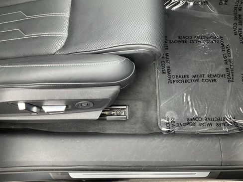 Used 2019 Audi e-tron Prestige w/ Prestige Package image 58