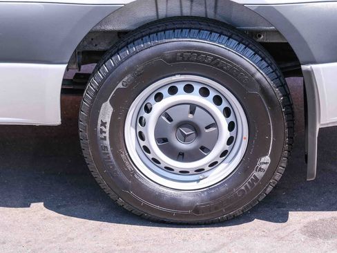Used 2024 Mercedes-Benz Sprinter 2500 image 8