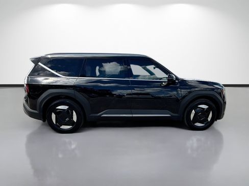Used 2024 Kia EV9 Wind AWD/4WD image 2