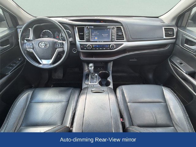 Used 2016 Toyota Highlander XLE AWD/4WD image 28
