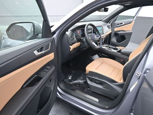 New 2026 Volkswagen Atlas Cross Sport SEL AWD/4WD image 38