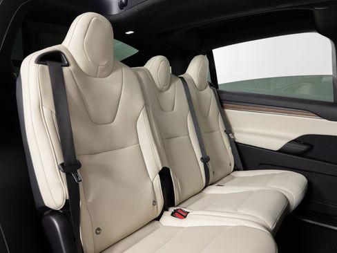 Used 2023 Tesla Model X AWD/4WD image 25