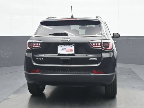 Used 2022 Jeep Compass Latitude w/ Convenience Group AWD/4WD image 5