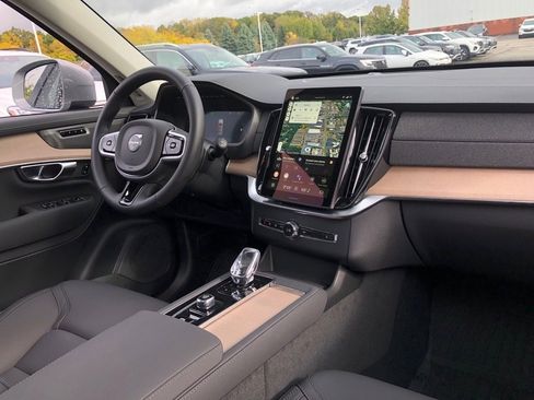 New 2026 Volvo XC90 T8 Plus image 17