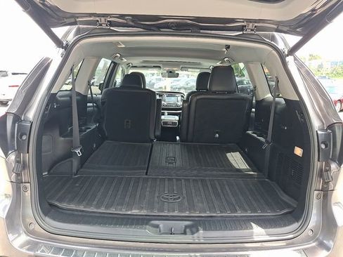 Used 2018 Toyota Highlander XLE AWD/4WD image 27