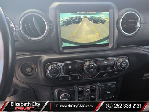 Used 2020 Jeep Wrangler Unlimited Sahara AWD/4WD image 12