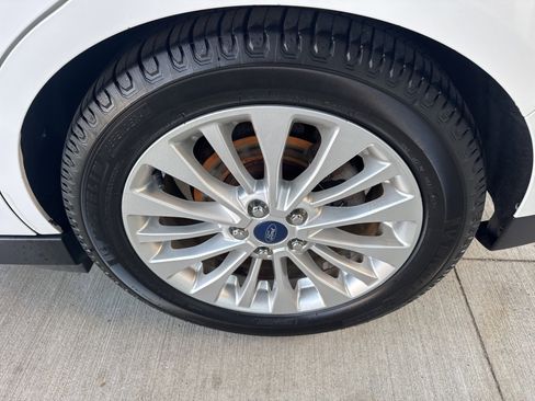 Used 2018 Ford C-MAX SE image 16