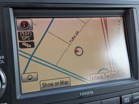 Used 2011 Toyota Highlander Limited w/ Tow Pkg AWD/4WD image 14