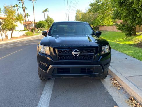 Used 2022 Nissan Frontier S RWD image 5