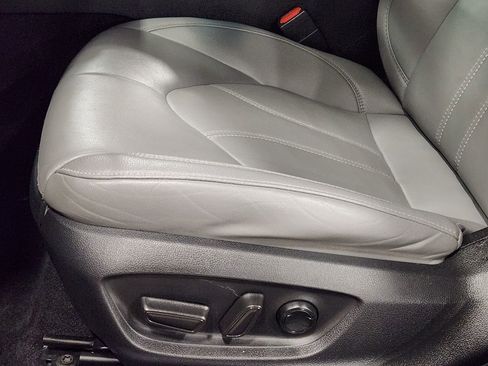 Used 2021 Toyota Avalon XLE w/ Moonroof Package image 45