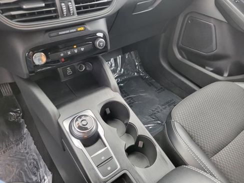 Certified 2024 Ford Escape SE image 35