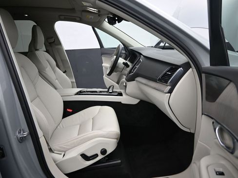 Certified 2024 Volvo XC90 T8 Plus w/ Protection Package Premier image 15