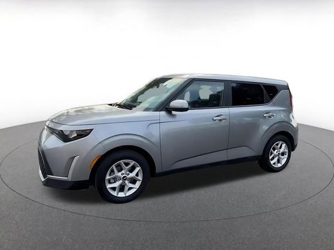 Used 2025 Kia Soul LX w/ LX Technology Package image 7