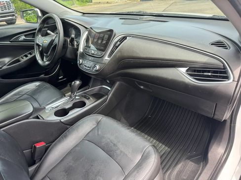 Used 2017 Chevrolet Malibu Hybrid w/ Leather Package FWD image 24