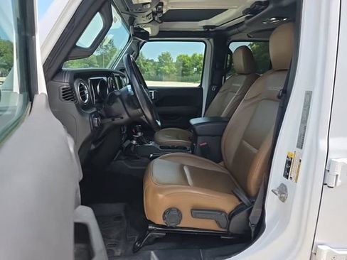 Used 2022 Jeep Wrangler Unlimited Rubicon w/ Dual Top Group AWD/4WD image 7