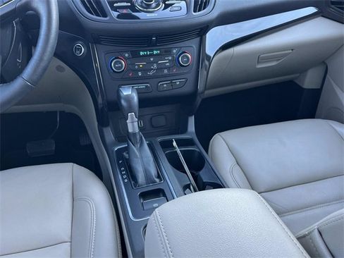 Used 2017 Ford Escape Titanium image 17