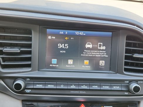 Used 2020 Hyundai Elantra SEL FWD image 13