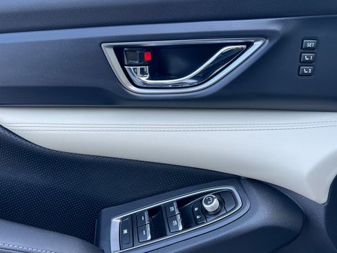 Used 2021 Subaru Ascent Limited w/ Technology Package image 11