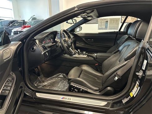 Used 2015 BMW M6 Convertible image 18