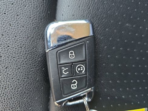 Used 2023 Volkswagen Atlas SE image 35