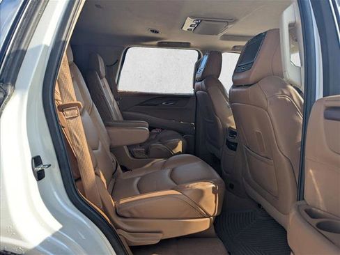 Used 2016 Cadillac Escalade Platinum image 16