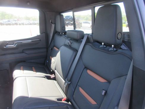 New 2026 GMC Sierra 1500 AT4 w/ AT4 Premium Package AWD/4WD image 17