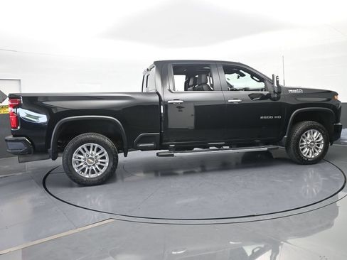 Used 2022 Chevrolet Silverado 2500 High Country w/ Z71 Off-Road Package AWD/4WD image 7
