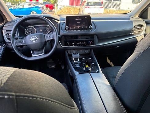 Certified 2025 Nissan Rogue SV AWD/4WD image 23