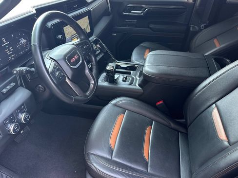 Used 2024 GMC Sierra 1500 AT4 w/ Technology Package AWD/4WD image 10