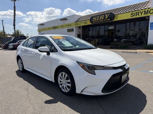 Used 2024 Toyota Corolla LE FWD image 1
