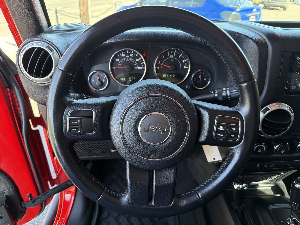 Used 2017 Jeep Wrangler Unlimited Sahara AWD/4WD image 37