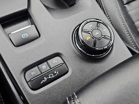 Used 2024 Ford Ranger Lariat w/ FX4 Off-Road Package image 18