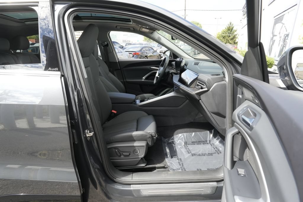 Used 2025 Audi Q5 Premium Plus w/ Premium Plus AWD/4WD image 35
