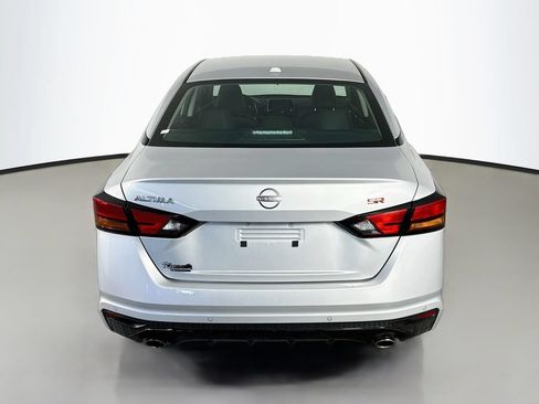 Used 2025 Nissan Altima 2.5 SR FWD image 6