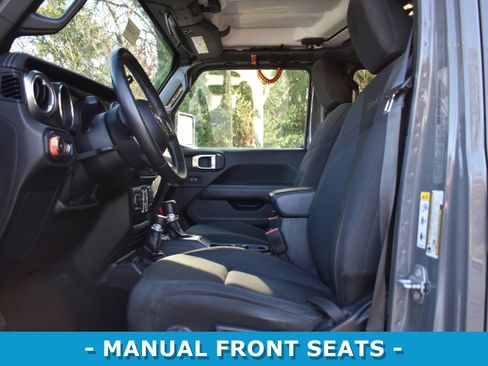 Used 2019 Jeep Wrangler Unlimited Sahara w/ Cold Weather Group image 4