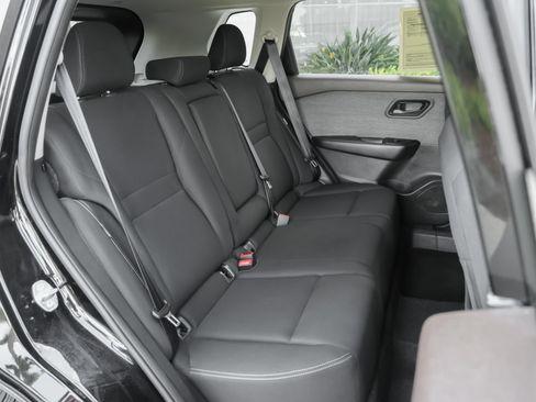 Used 2023 Nissan Rogue S AWD/4WD image 36
