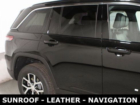 New 2025 Jeep Grand Cherokee Limited image 4