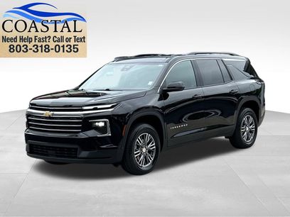 Used 2025 Chevrolet Traverse LT