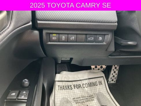 Used 2025 Toyota Camry SE FWD image 26