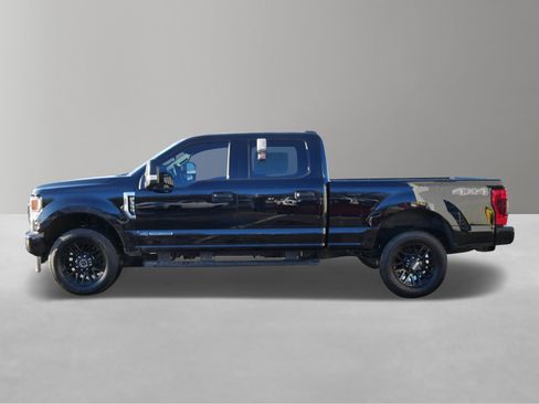 Used 2022 Ford F350 XLT w/ Black Appearance Package image 2