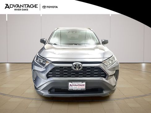 Used 2021 Toyota RAV4 LE AWD/4WD image 3