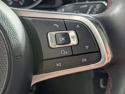Used 2018 Volkswagen GTI SE FWD image 16