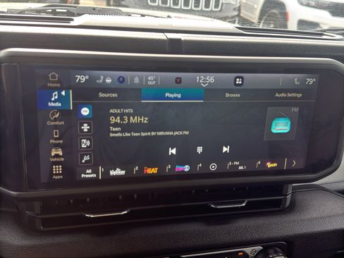 Used 2024 Jeep Wrangler Unlimited Sport AWD/4WD image 17