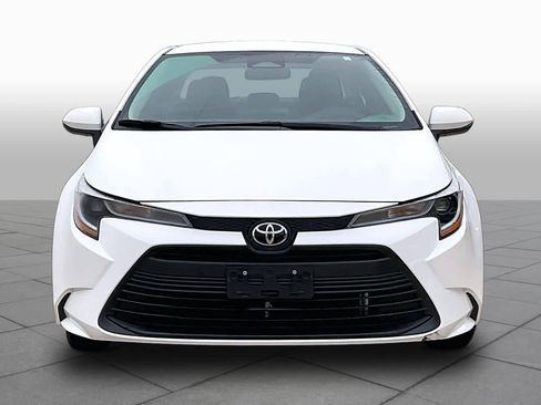 Used 2024 Toyota Corolla LE image 4