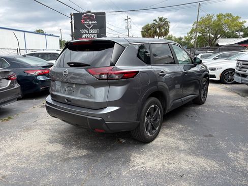 Used 2024 Nissan Rogue SV FWD image 5