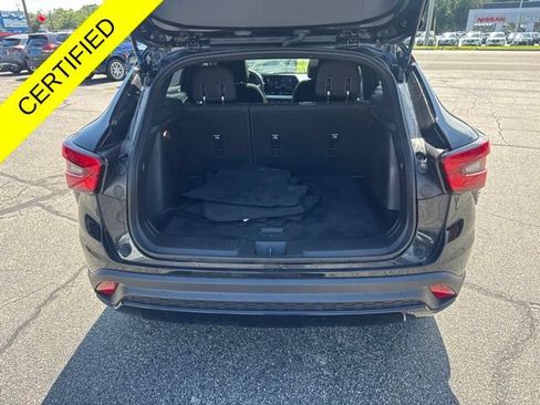 Used 2024 Chevrolet Trax RS w/ Sunroof Package FWD image 21