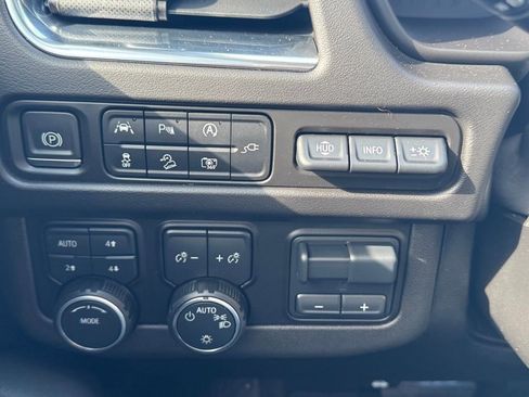 Used 2022 Chevrolet Suburban High Country image 20