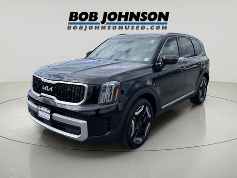 Used 2025 Kia Telluride EX AWD/4WD image 3