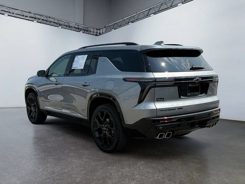Used 2024 Chevrolet Traverse RS w/ LPO, Floor Liner Package AWD/4WD image 5
